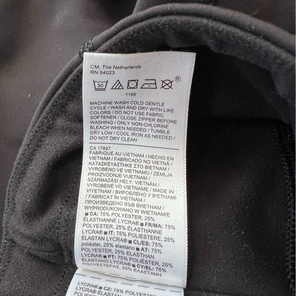 Athleta Rainier 7/8 Tights Leggings in Black, size M - Picture 8 of 9